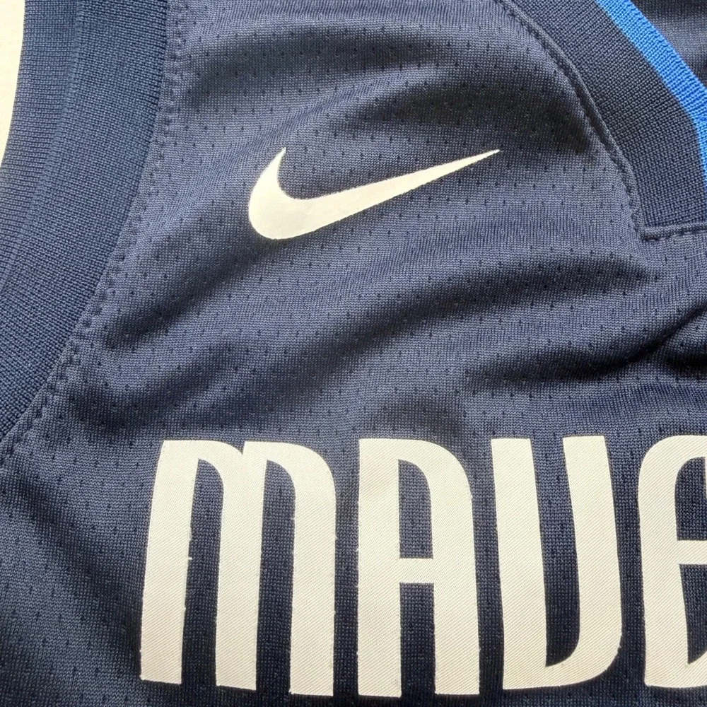 Nike Basketball Jersey Kids M Blue Luka‎ Doncic 77 Dallas Mavericks Swingman NBA